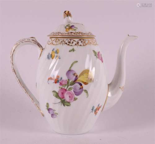 A porcelain teapot, Germany, Fürstenberg, circa 1900.