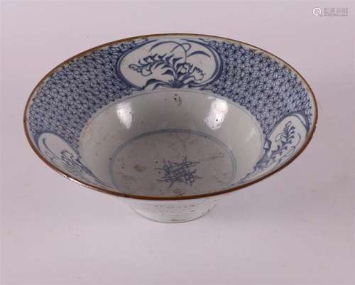 A blue and white porcelain hooded bowl, China, early Kangxi,...