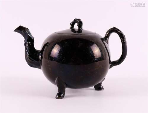 A Jackfield blackware teapot, England, ca 1760