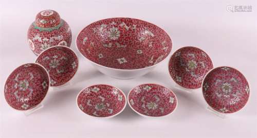 A polychrome porcelain bowl, China, republic, 20th century.