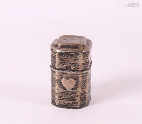 A 2nd grade silver bobbin box, late 19th/early 20th century.