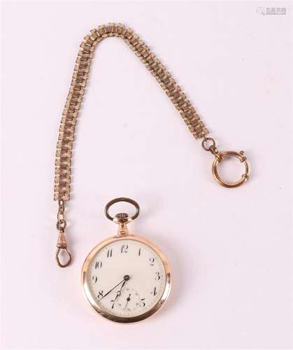 A men's pocket watch in 14 kt gold case, circa 1900.