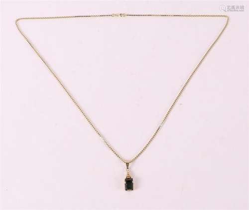 An Art Deco 14 krt 585/1000 yellow gold pendant, set with fa...