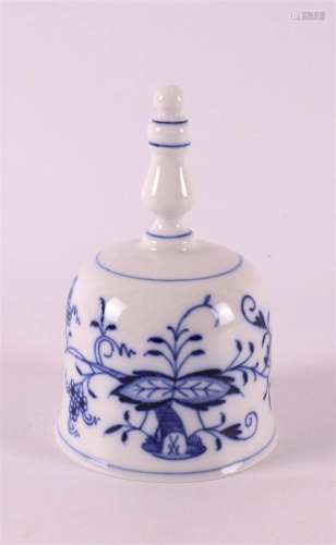 A blue/white Meißen porcelain table bell, Germany 20th centu...