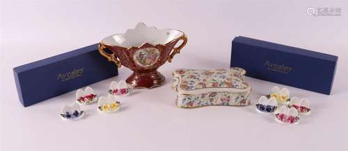 A lot of various porcelain, including Limoges, 20th century.