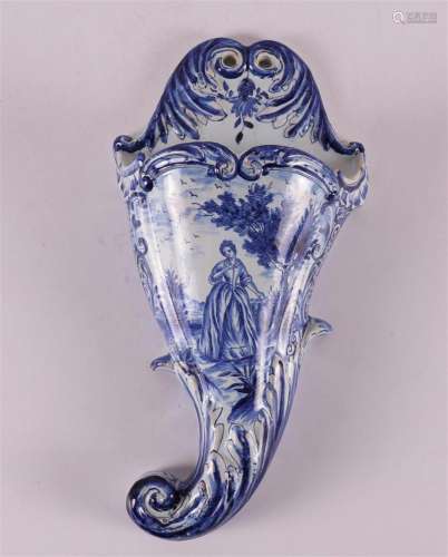 A Delft earthenware wall vase, 19th/20th C.