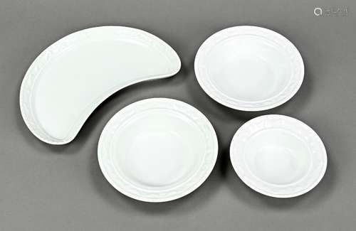 4 pieces of KPM porcelain, blue s