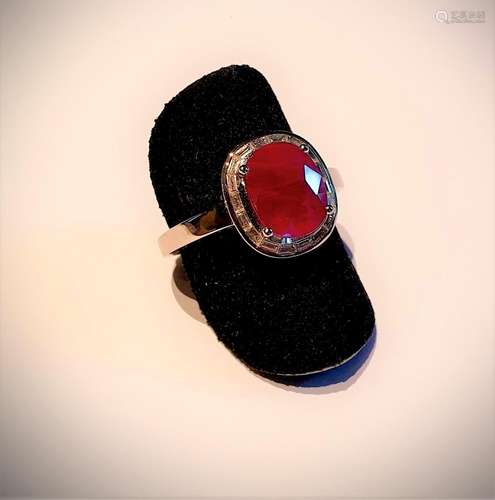 Bague Or blanc sertie d'un rubis ovale Naturel Briman p...