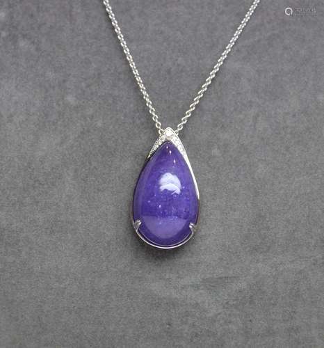 Pendentif Or blanc centré d'une importante tanzanite Na...