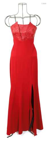 Orna Farho Robe bustier modèle DIVA de couleur rouge bordeau...