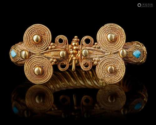A SELJUK GOLD BRACELET, PERSIA, 11TH- 12TH CENTURY