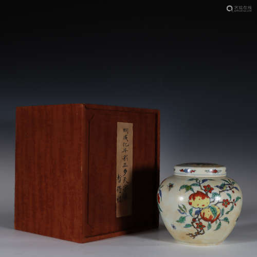 Doucai Sanduo ‘Tian’ Jar and Cover