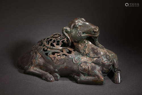 Bronze Ram-Form Lamp