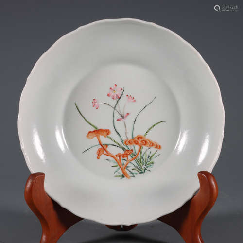 Famille Rose Flower Plate