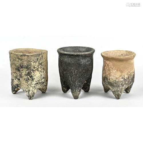 3 clay vessels, China, on 3 legs, s