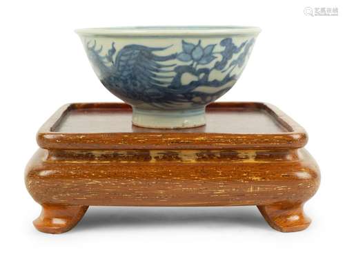 A Chinese Blue and White Tea Bowl with Phoenix Bird Decorati...