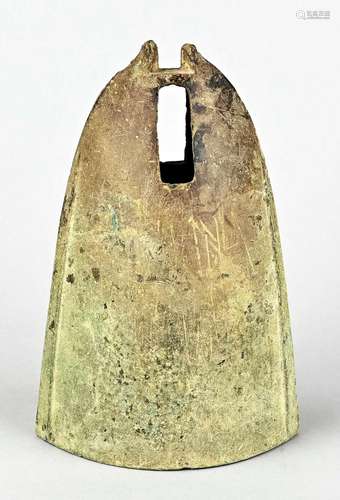 Bronze bell, China, mitre shaped el