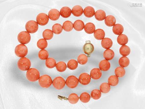 Chain / necklace / pendant: very beautiful old coral necklac...