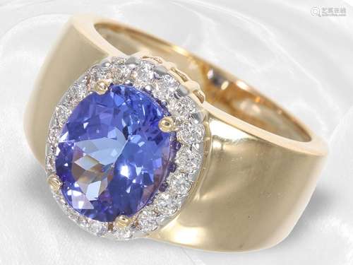 Ring: wide and very decorative tanzanite/brilliant gold forg...