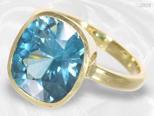 Ring: high quality goldsmith ring with large blue precious z...