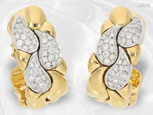 Earrings: fancy vintage diamond stud earrings in bicolor, 18...