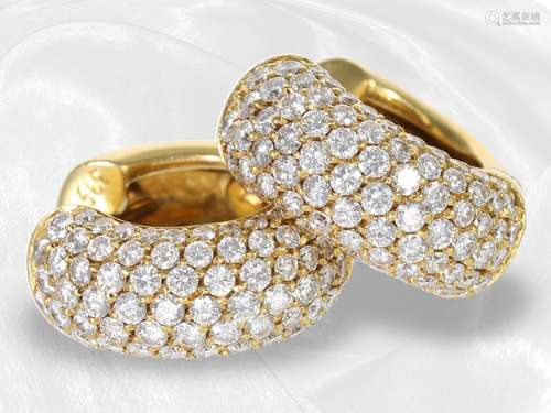 Earrings: beautiful 'Huggie' diamond creoles from ...