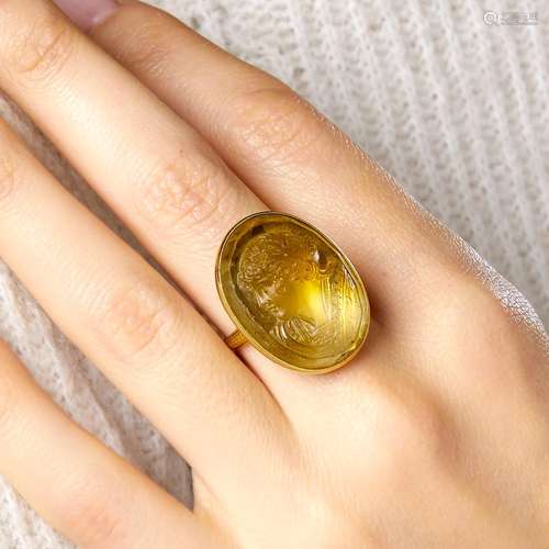 XIXEME SIECLE IMPORTANTE BAGUE CAMEE CITRINE A XIXth century...