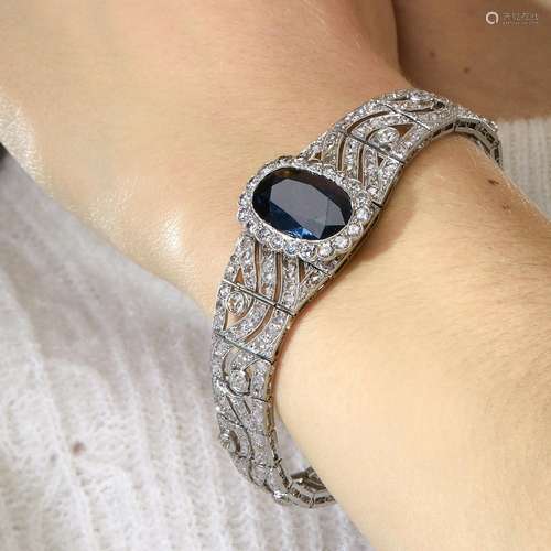 ANNEES 1930 BRACELET JOAILLERIE SAPHIR An important ovale sa...