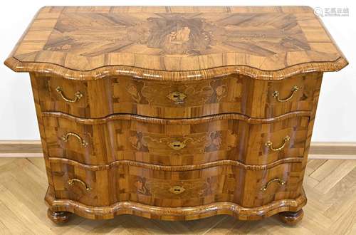 South German baroque chest of drawe