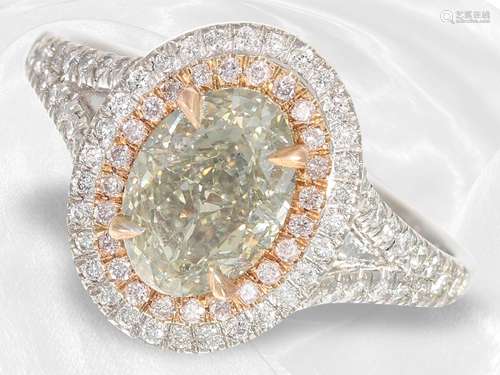 Ring: very decorative diamond ring with very rare greenish f...