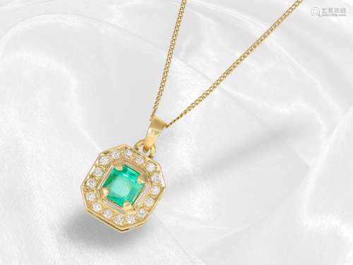 Necklace/Collier: gold collier chain with emerald/brilliant ...