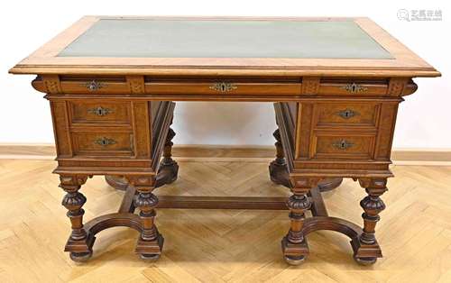 Enchanting women's desk from the Wi