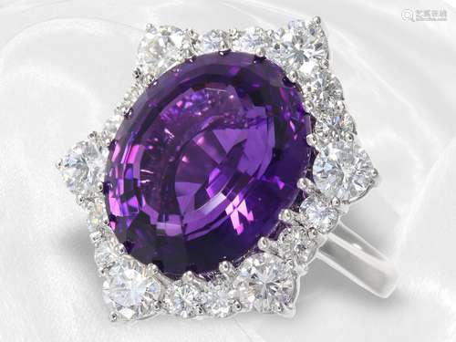 Ring: very attractive, valuable vintage amethyst/brilliant f...