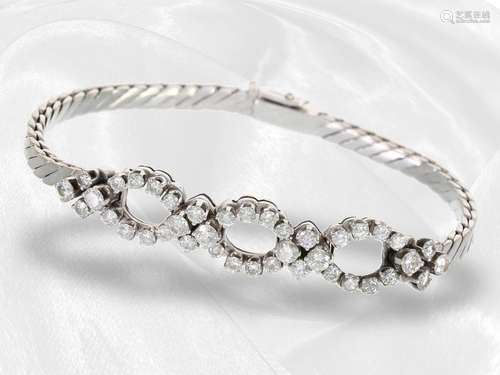 Bracelet: very beautiful vintage white gold bracelet with di...