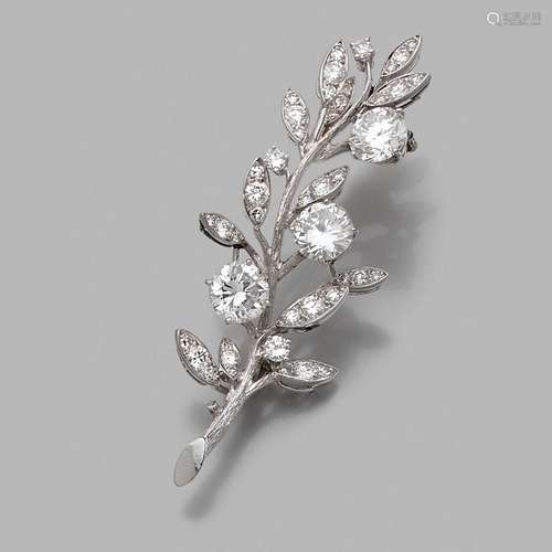 BOUCHERON - ANNEES 1960 BROCHE JOAILLERIE BRANCHE FLEURIE A ...