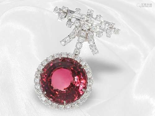 Pendant/pin: magnificent brilliant pendant with large red to...