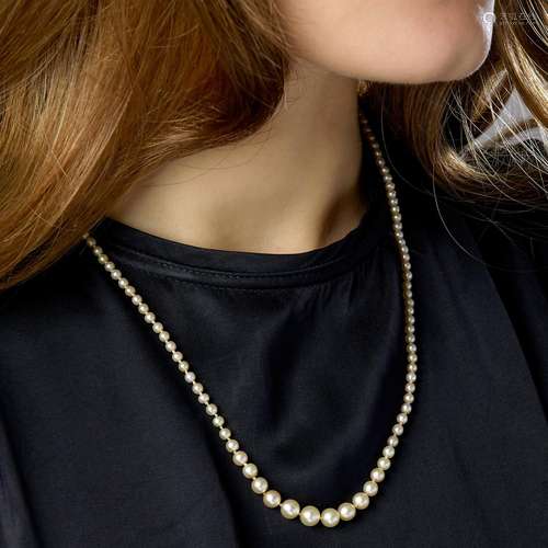 COLLIER PERLES FINES A natural pearl (not tested), 18K white...