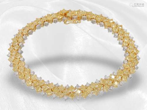 Bracelet: elegant and very precious diamond gold bracelet wi...