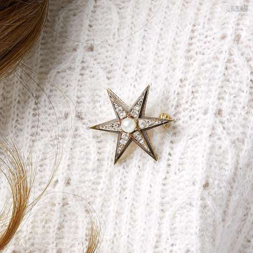 ANNEES 1860 BROCHE ETOILE A natural pearl, diamond, enamel a...