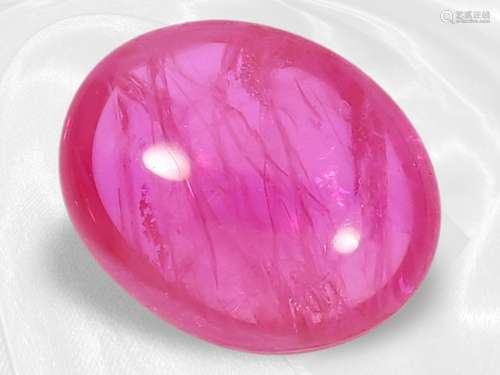 Ruby: fine cabochon cut ruby, approx. 4,1ct