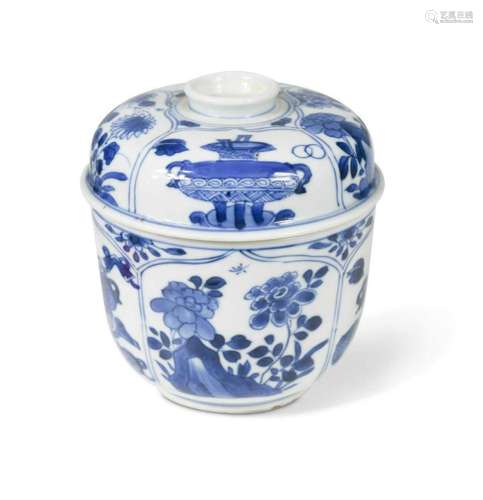 A Chinese blue and white bowl and cover, Qing Dynasty, Kangx...