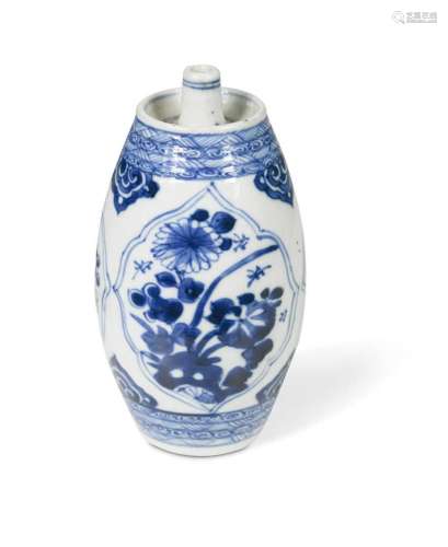 A Chinese blue and white porcelain water dropper, Qing Dynas...