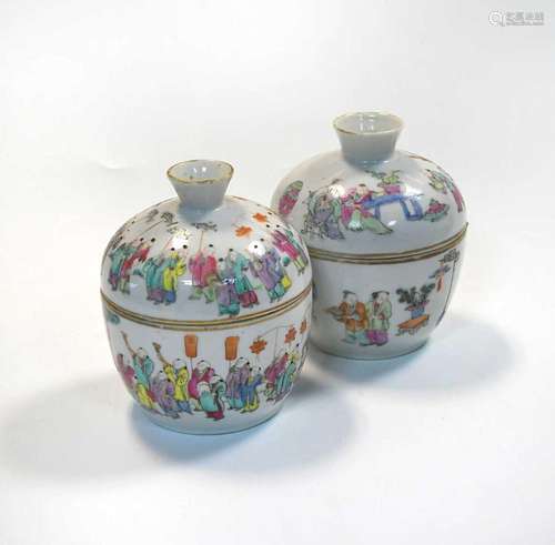 Two similar famille rose bowls and covers, late Qing Dynasty...