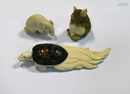 A Japanese carved ivory rat and chick okimono, late Meiji Pe...