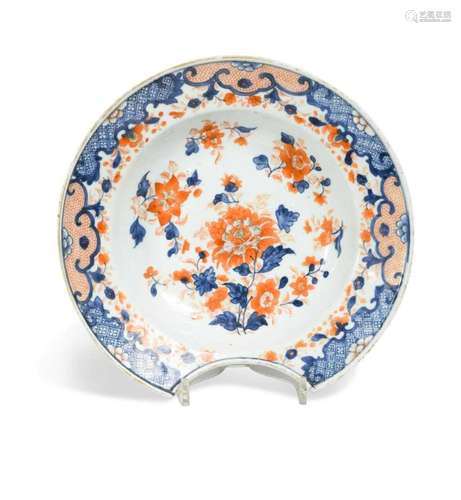 A Chinese Imari barber's bowl, Qing Dynasty, Qianlong, ...