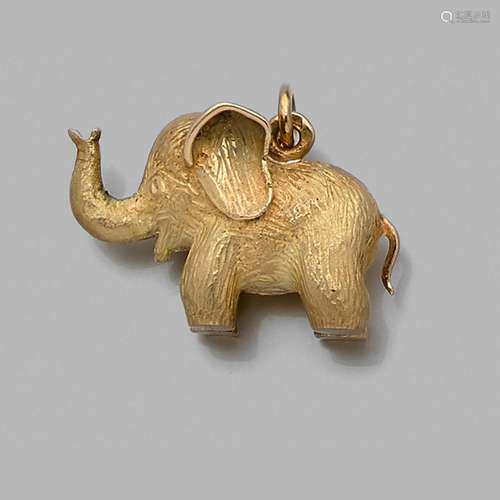 CARTIER - ANNEES 1970 PENDENTIF ELEPHANT A 18K yellow gold p...