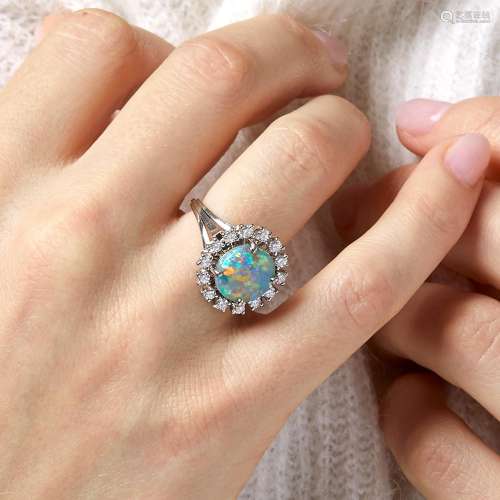 BAGUE OPALE An opal, diamond and 18K white gold ring. Gross ...