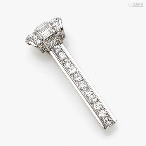 BOUCHERON - ANNEES 1935 CLIP ROULEAU DIAMANTS A diamond and ...