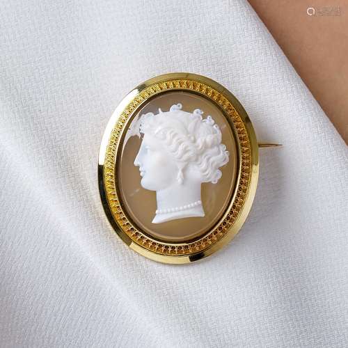 TRAVAIL FRANCAIS - ANNEES 1860 BROCHE CAMEE A cameo and gold...