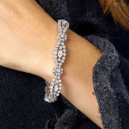 ANNEES 1960 BRACELET GUIRLANDE DIAMANTS A diamond and 18K wh...